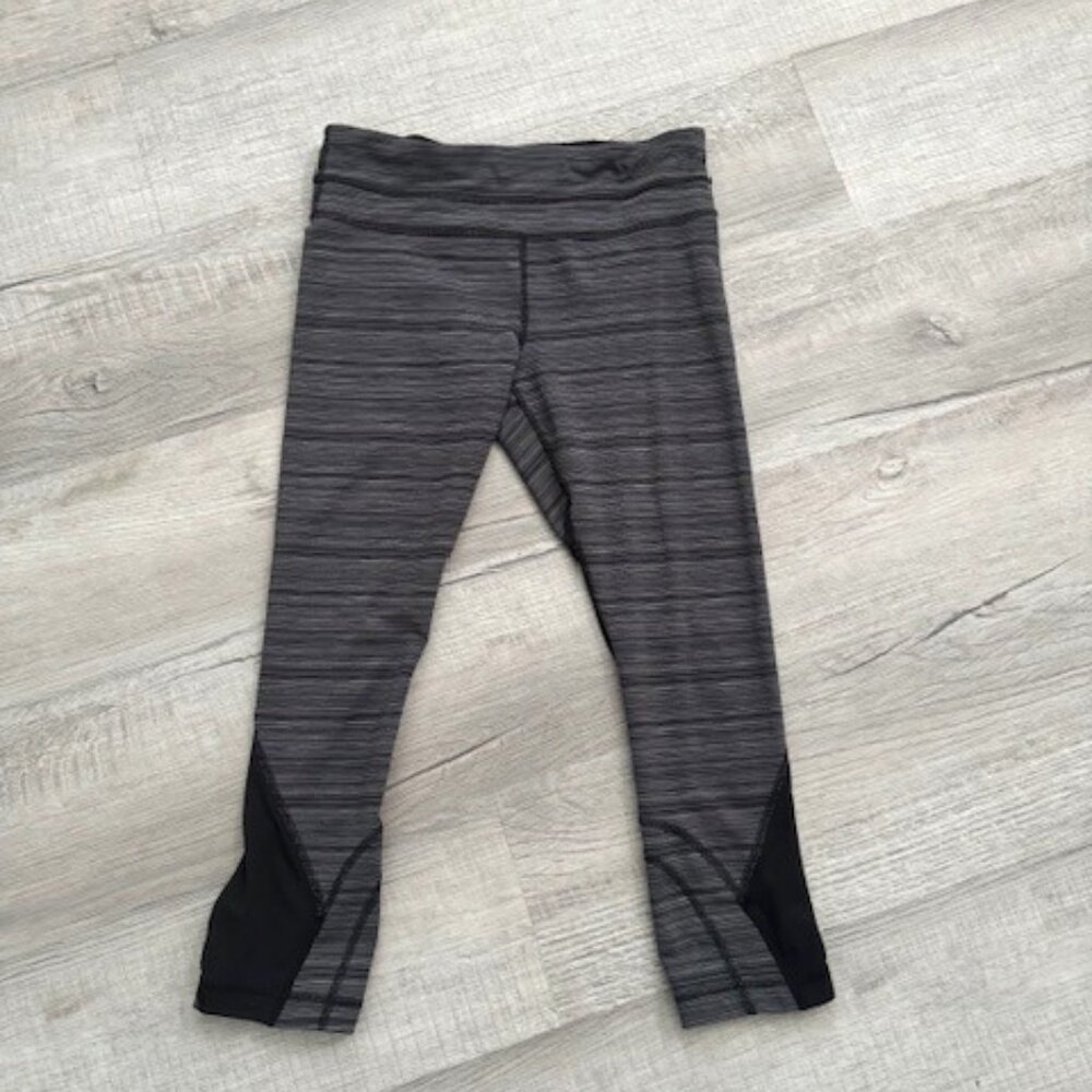 Lululemon Cropped Leggings - Size 6